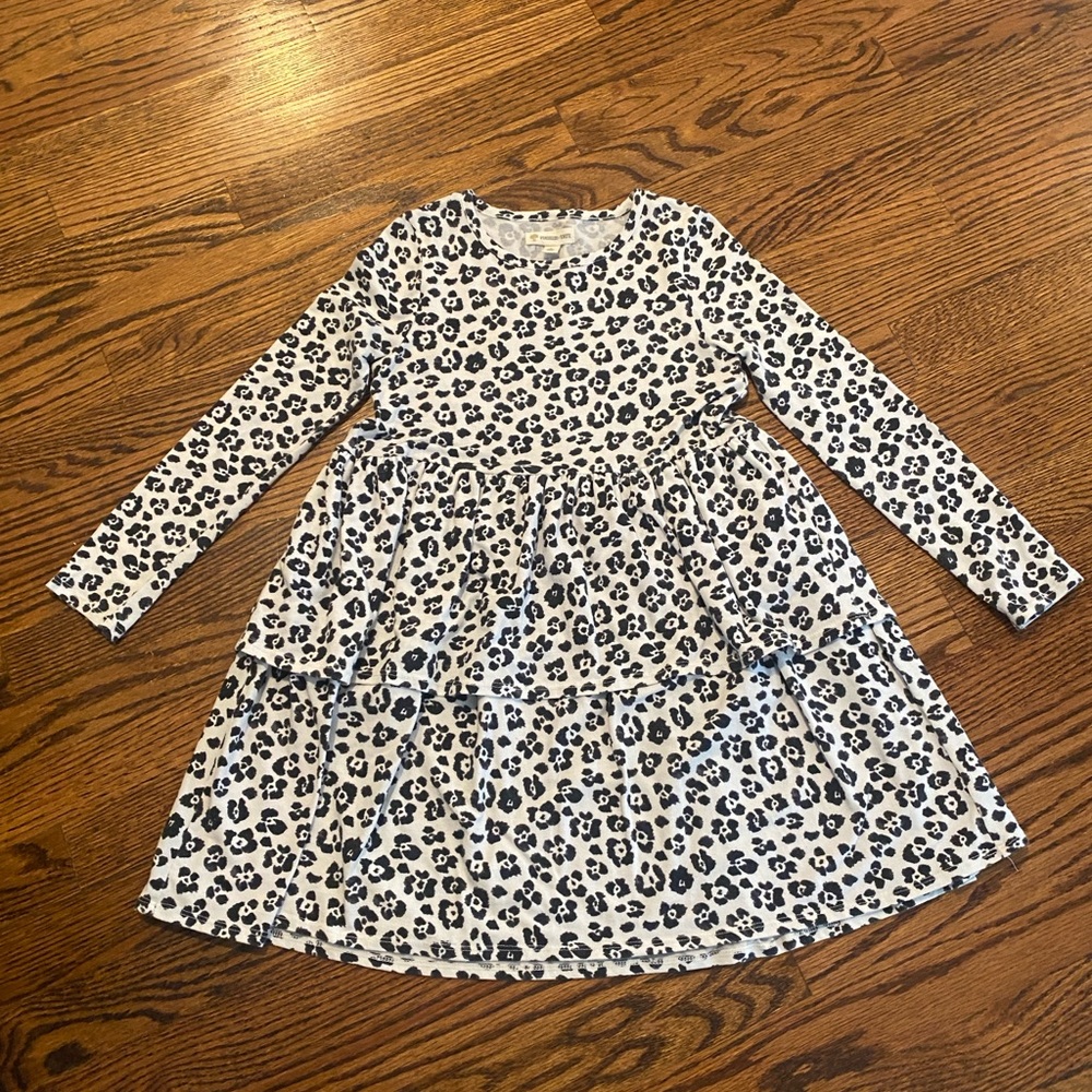 Black & White Long Sleeve Tucker + Tate Print Dress (size 6)